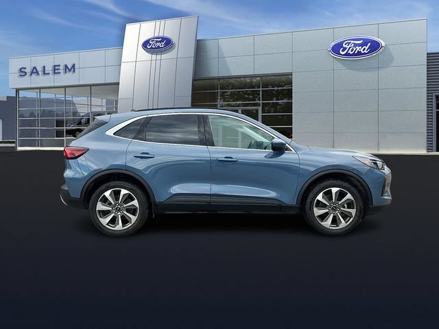 Certified 2024 Ford Escape Platinum AWD/4WD image 2