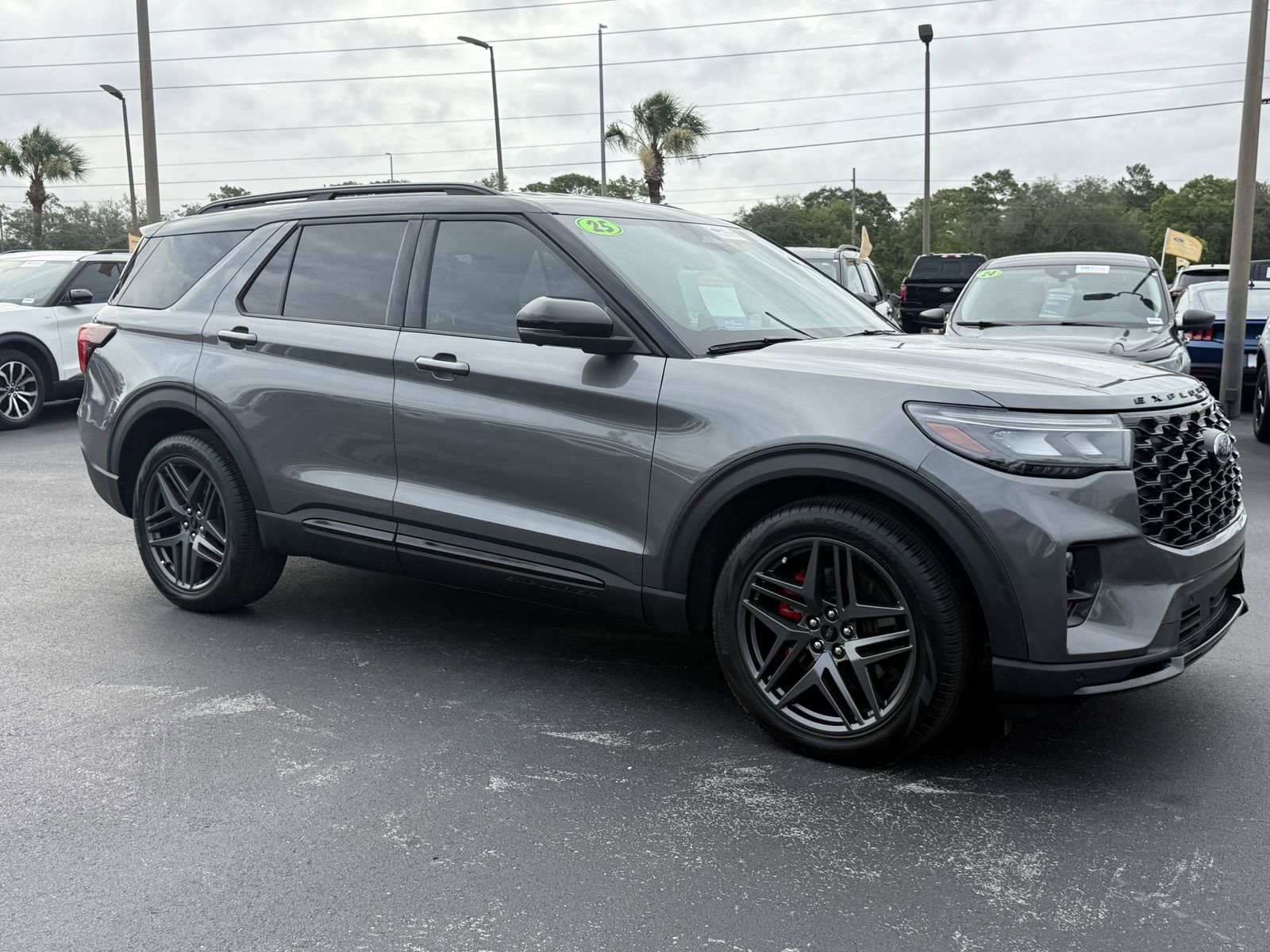 Certified 2025 Ford Explorer ST AWD/4WD image 1