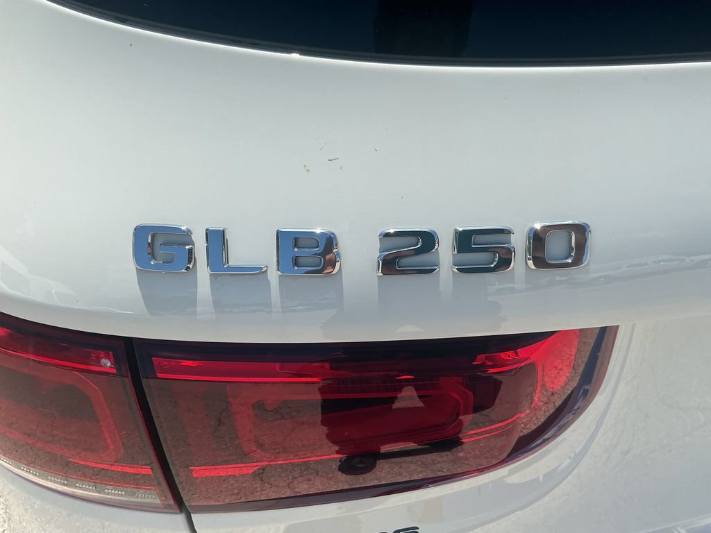 Used 2023 Mercedes-Benz GLB 250 4MATIC image 23