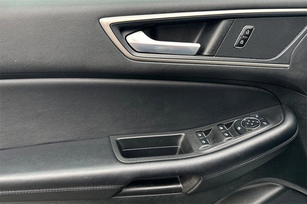 Certified 2023 Ford Edge SEL image 11