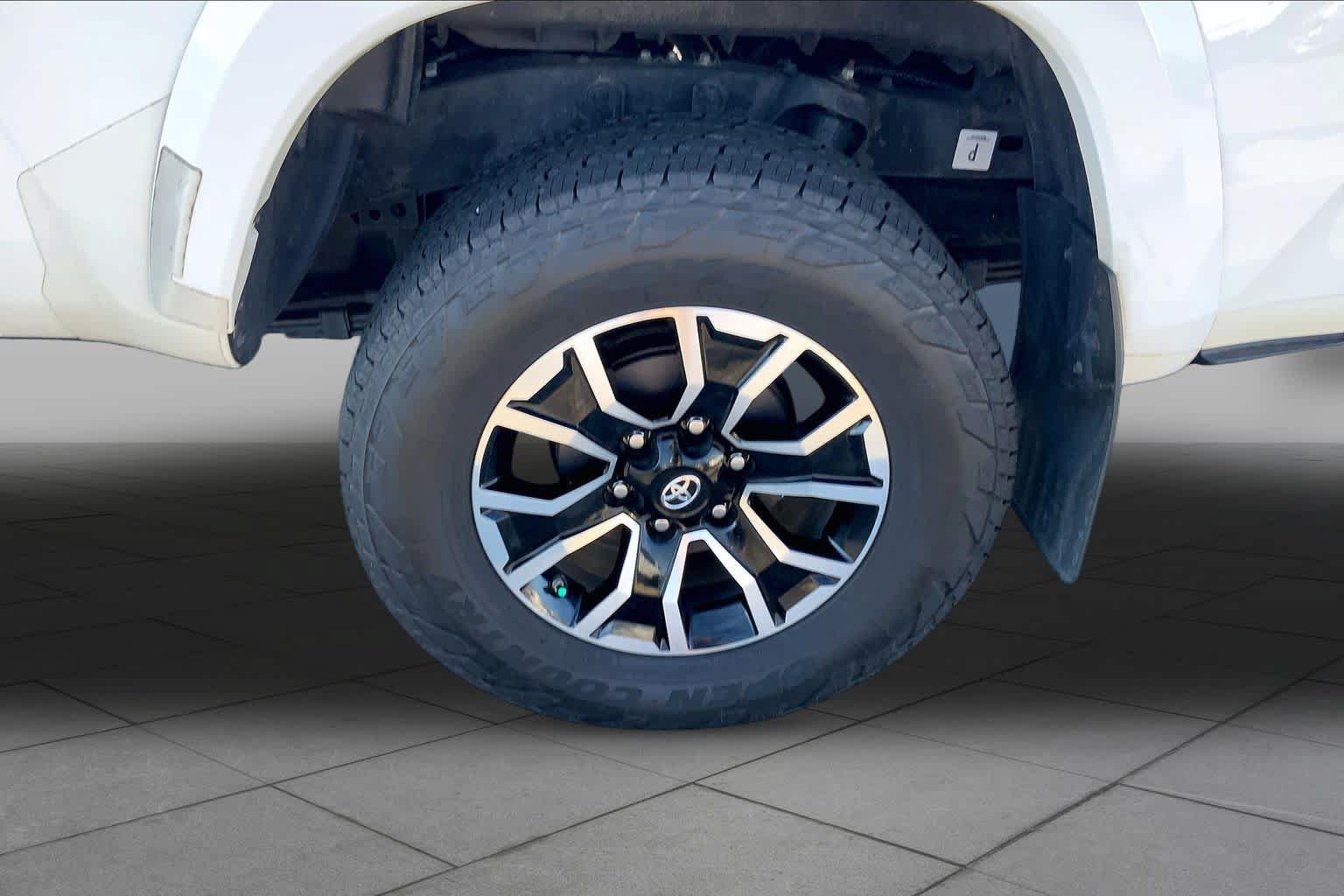 Used 2021 Toyota Tacoma TRD Sport RWD image 9