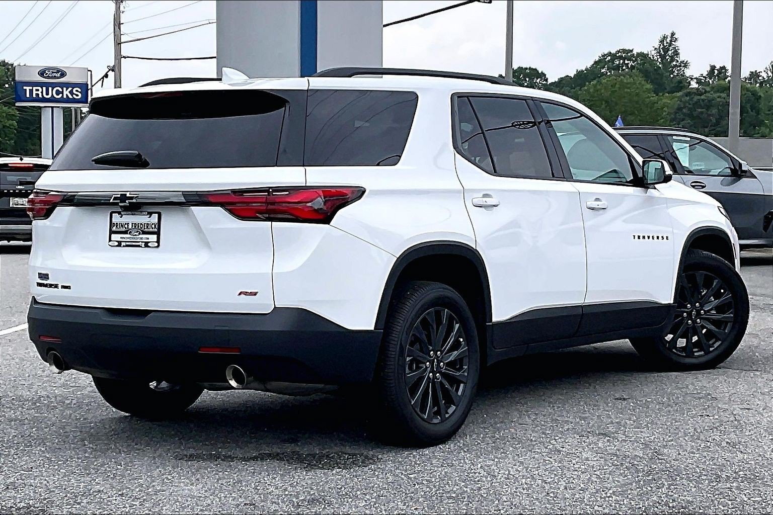 Used 2023 Chevrolet Traverse RS AWD/4WD image 11