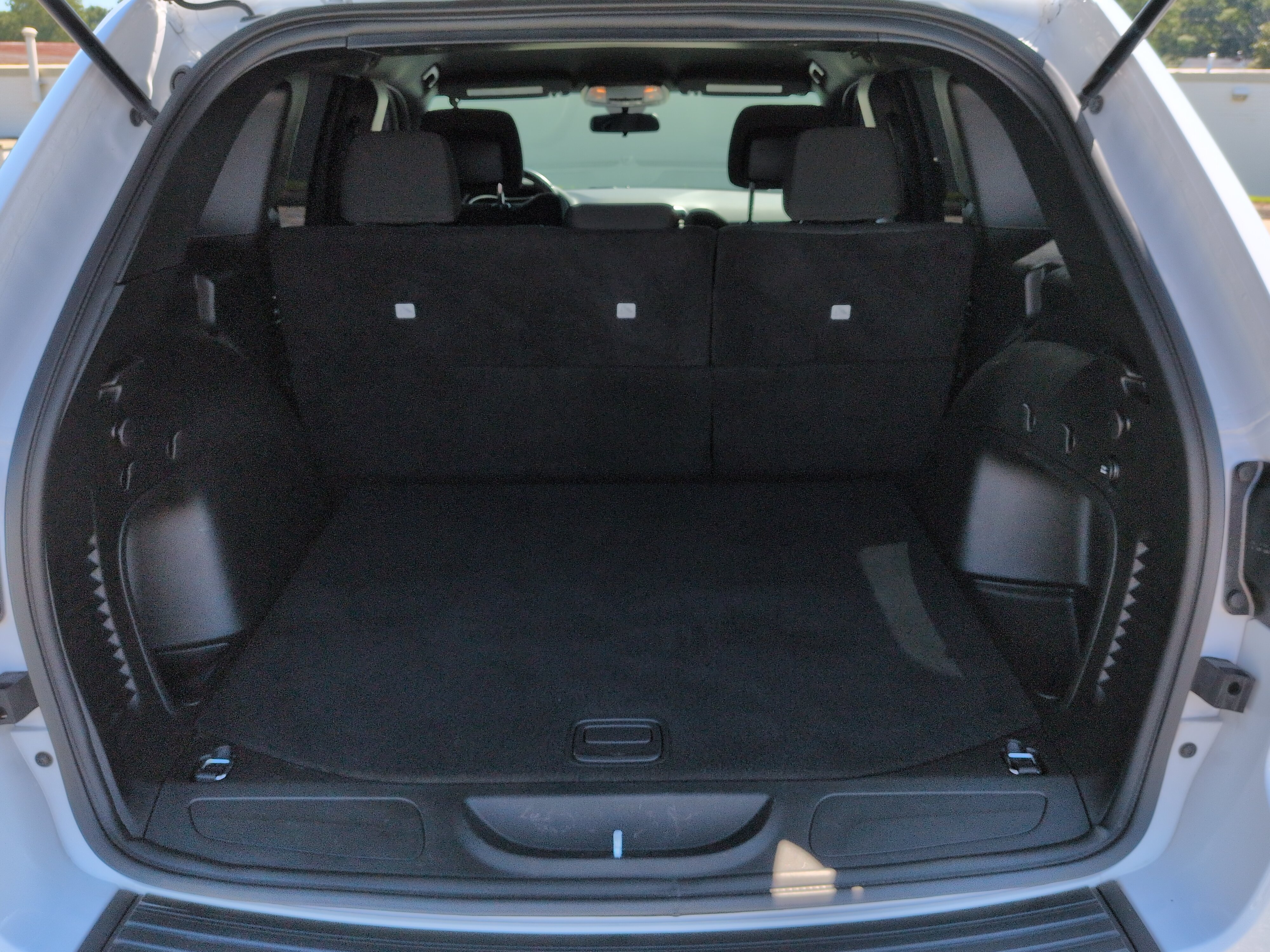 Used 2021 Jeep Grand Cherokee Laredo RWD image 11