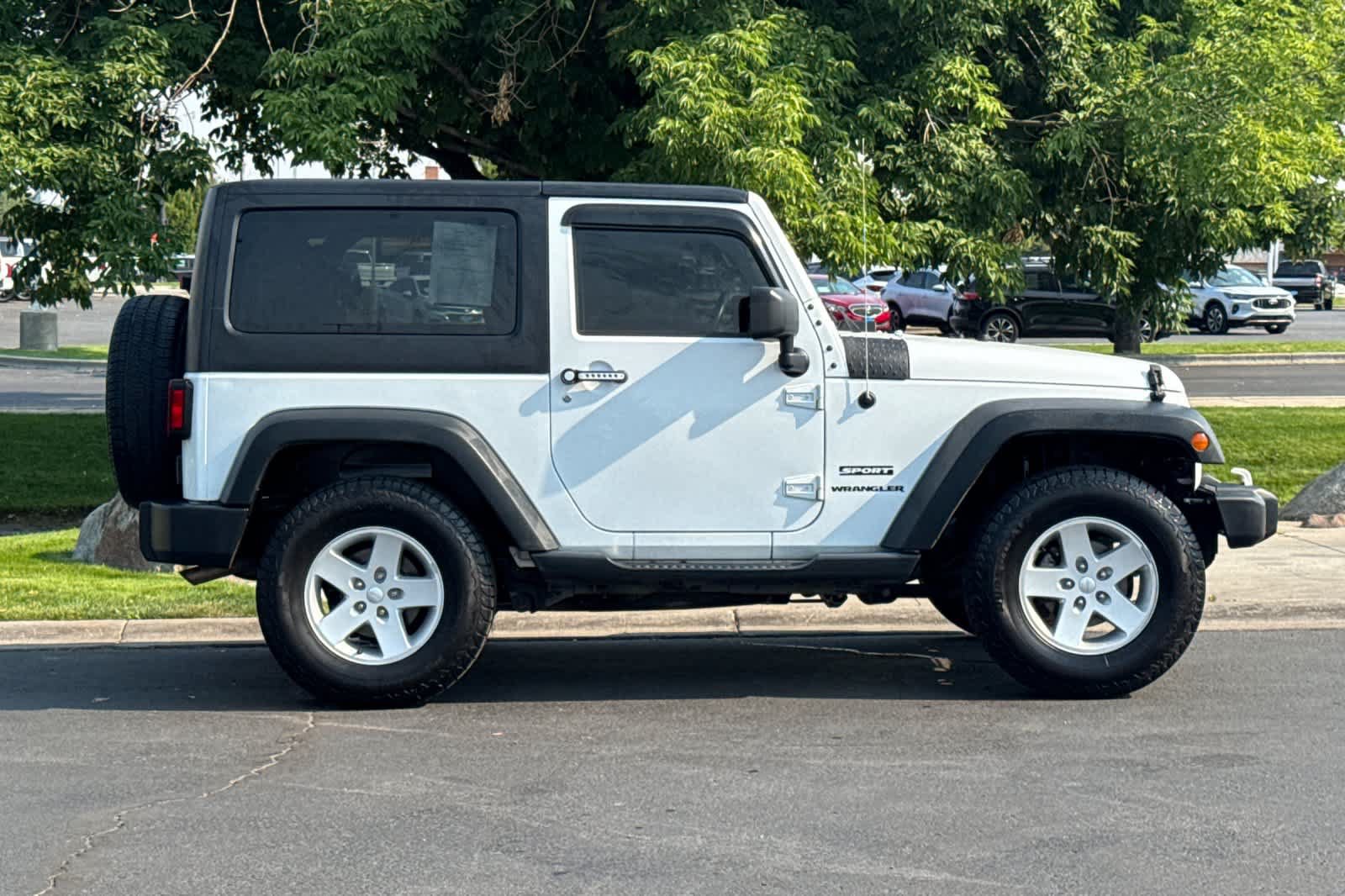 Used 2017 Jeep Wrangler Sport w/ Quick Order Package 24S AWD/4WD image 8