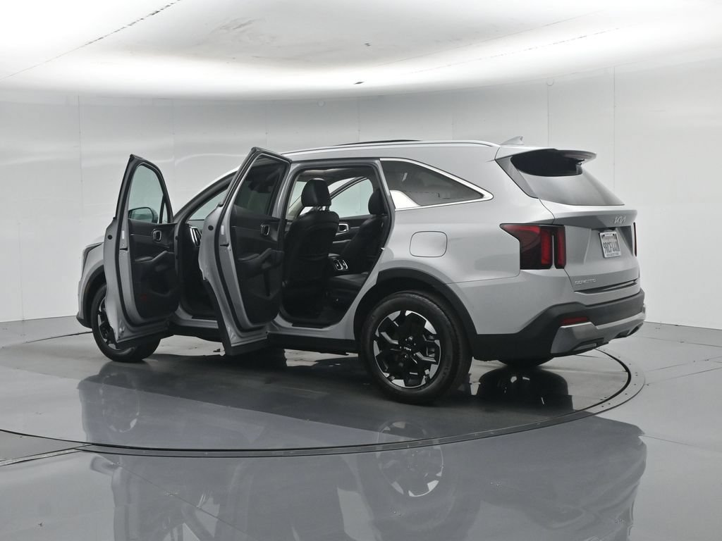 Used 2025 Kia Sorento S w/ Panoramic Sunroof Package FWD image 40