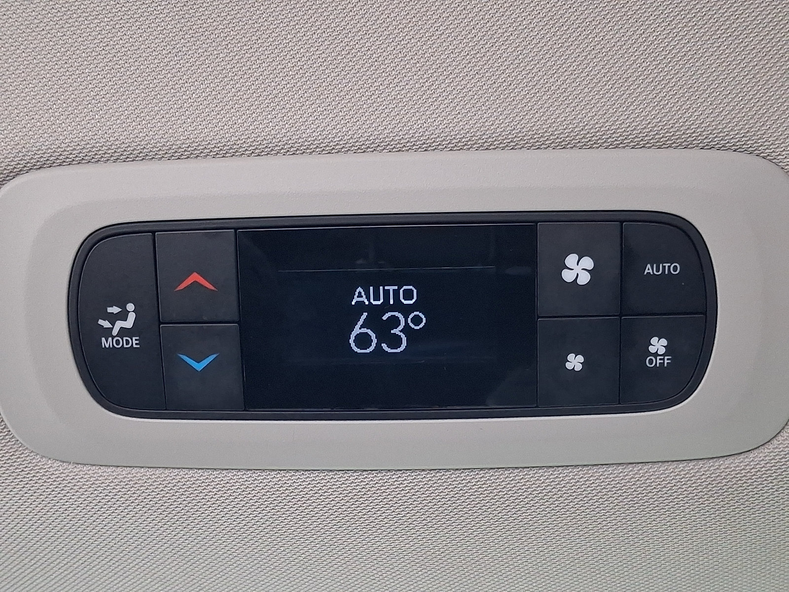 Used 2024 Chrysler Pacifica Touring-L FWD image 12