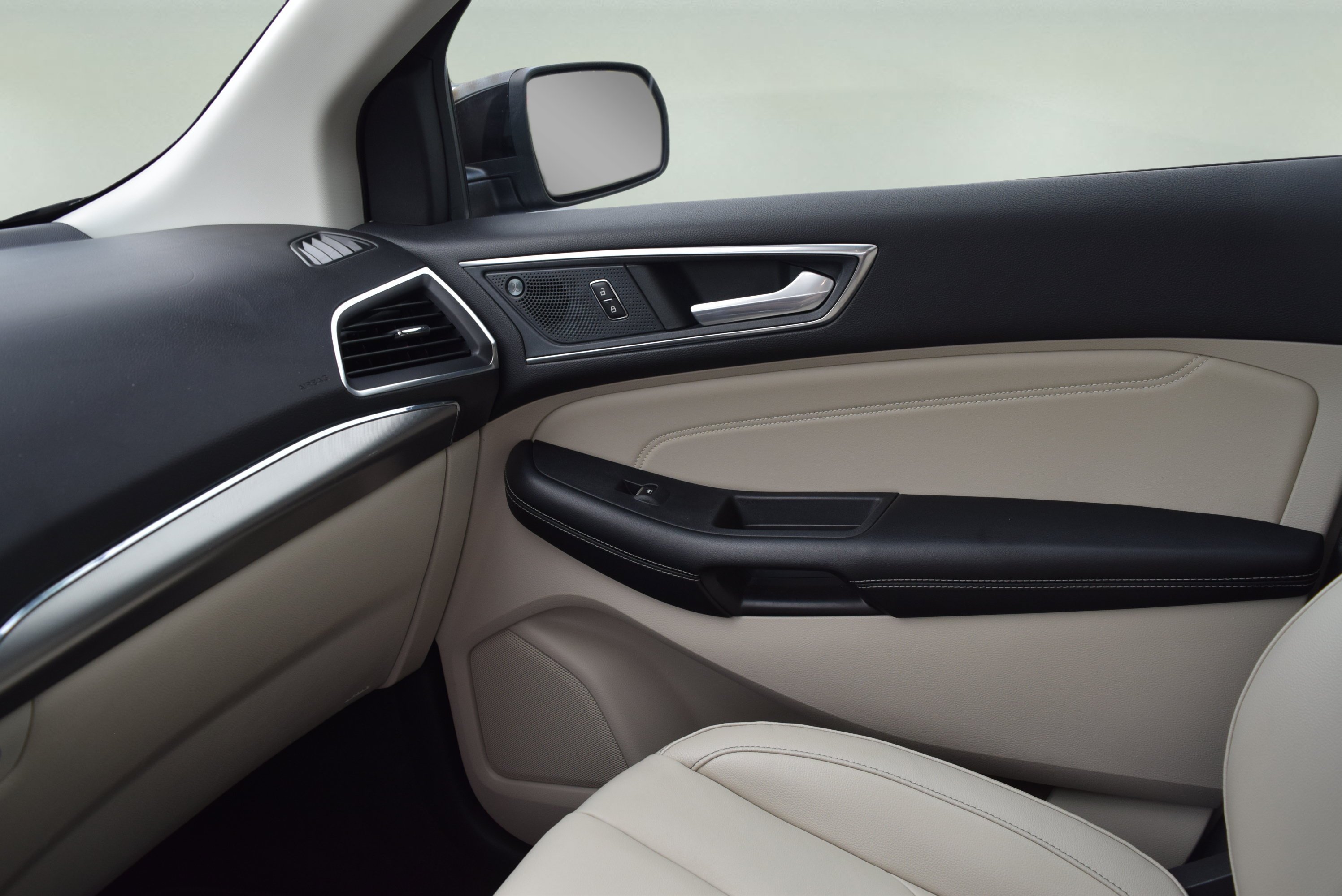 Certified 2022 Ford Edge Titanium AWD/4WD image 18
