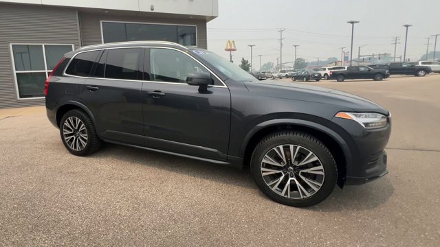 Used 2021 Volvo XC90 T6 Momentum AWD/4WD image 2