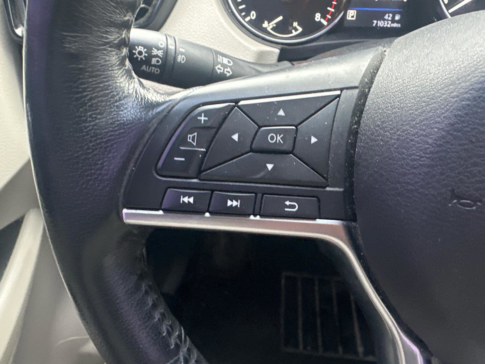 Used 2019 Nissan Rogue Sport SL w/ Premium Package image 18