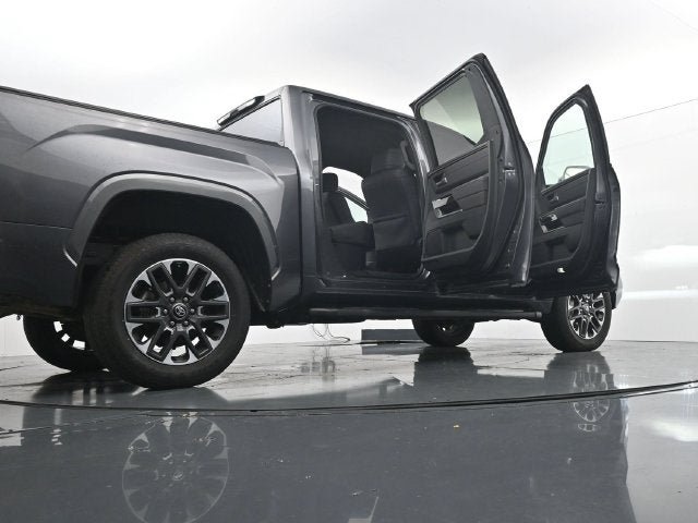 Used 2025 Toyota Tundra Limited AWD/4WD image 46