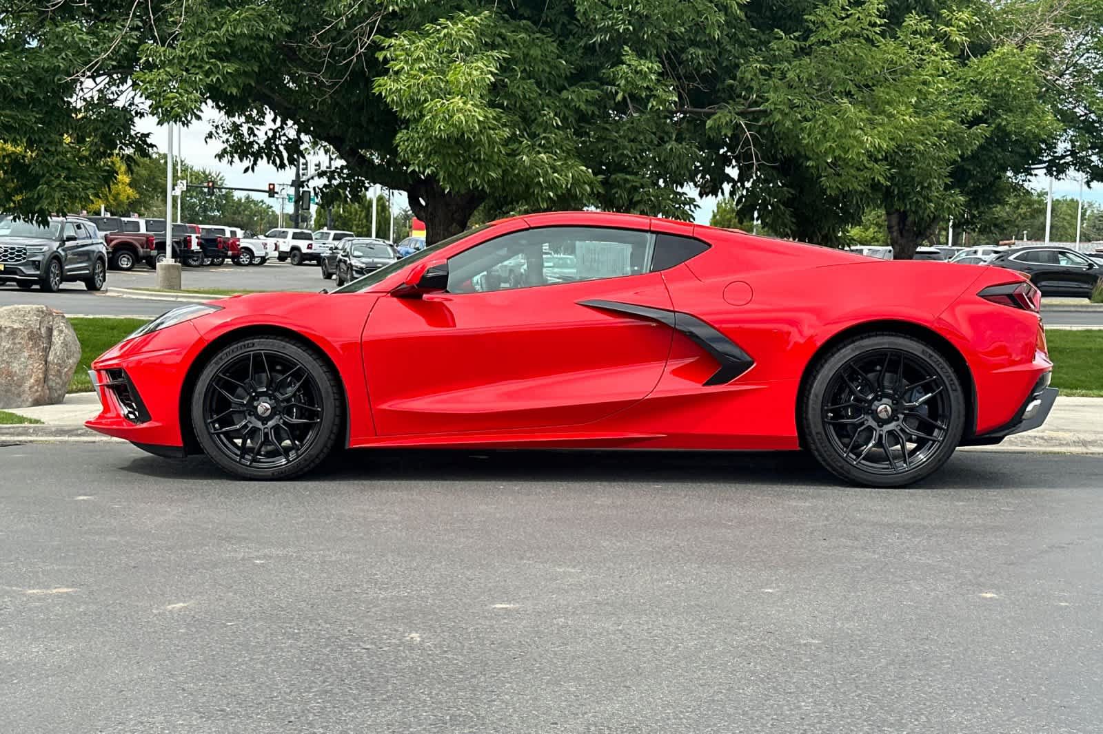 Used 2025 Chevrolet Corvette Stingray Coupe w/ 1LT RWD image 5