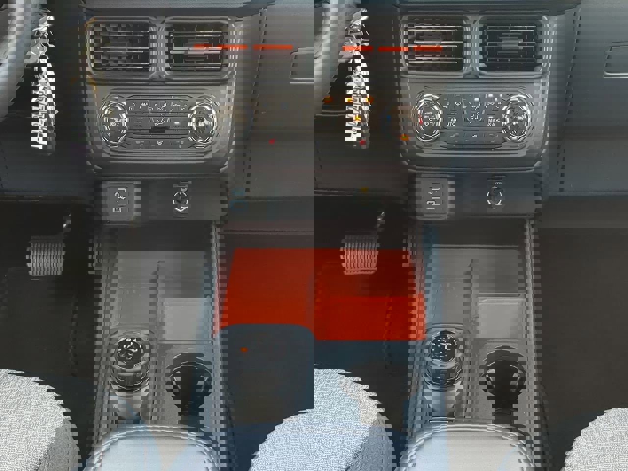 Certified 2024 Ford Maverick XLT w/ XLT Luxury Package image 17