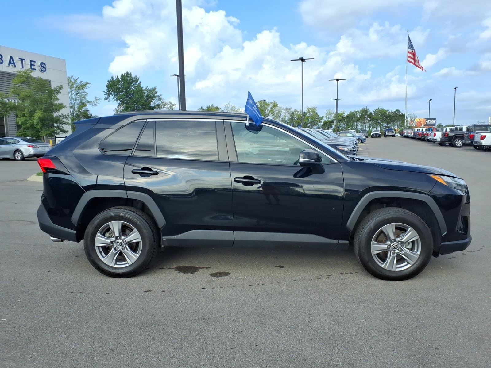 Used 2024 Toyota RAV4 XLE AWD/4WD image 2