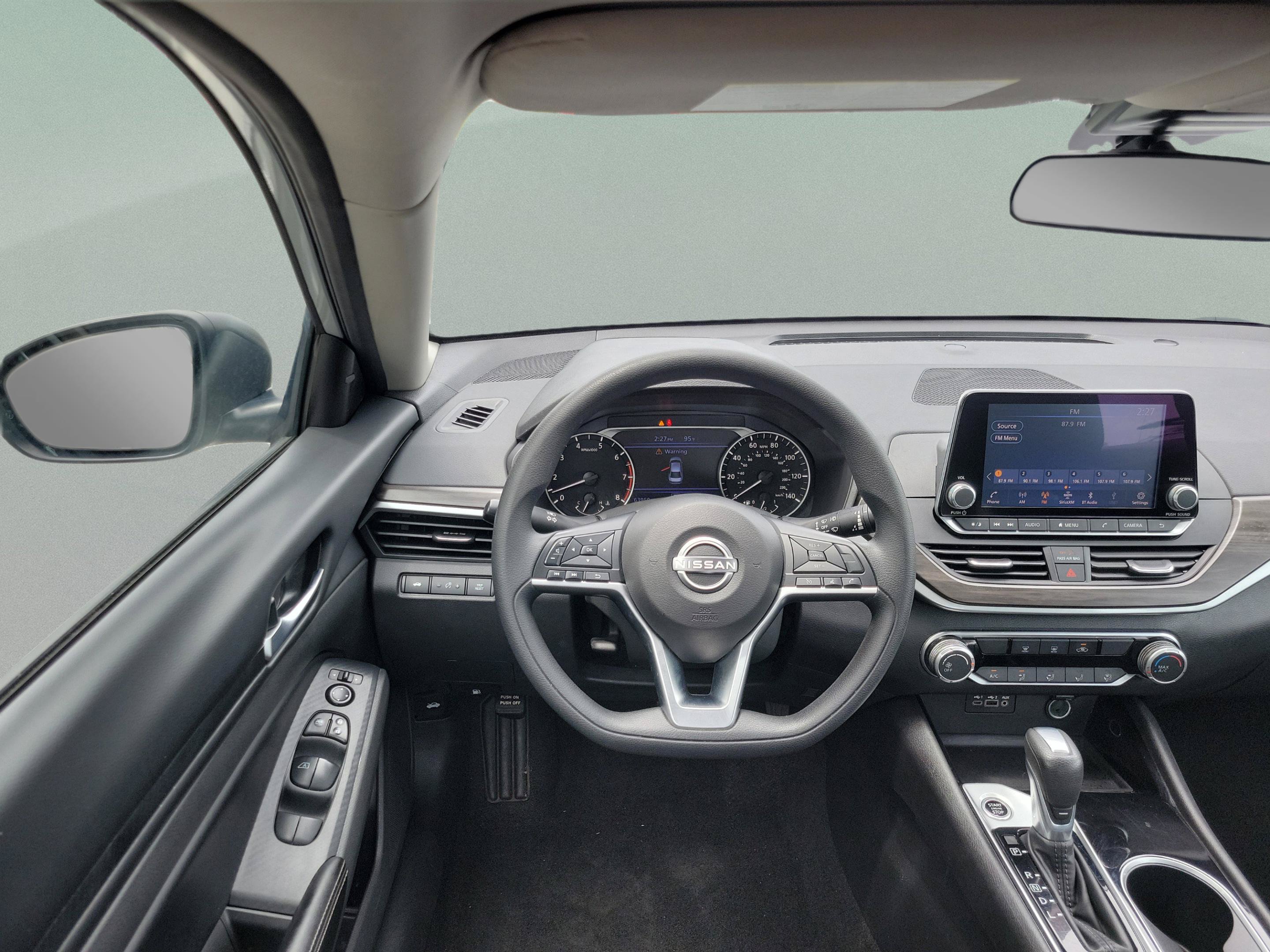 Used 2024 Nissan Altima 2.5 SV FWD image 5