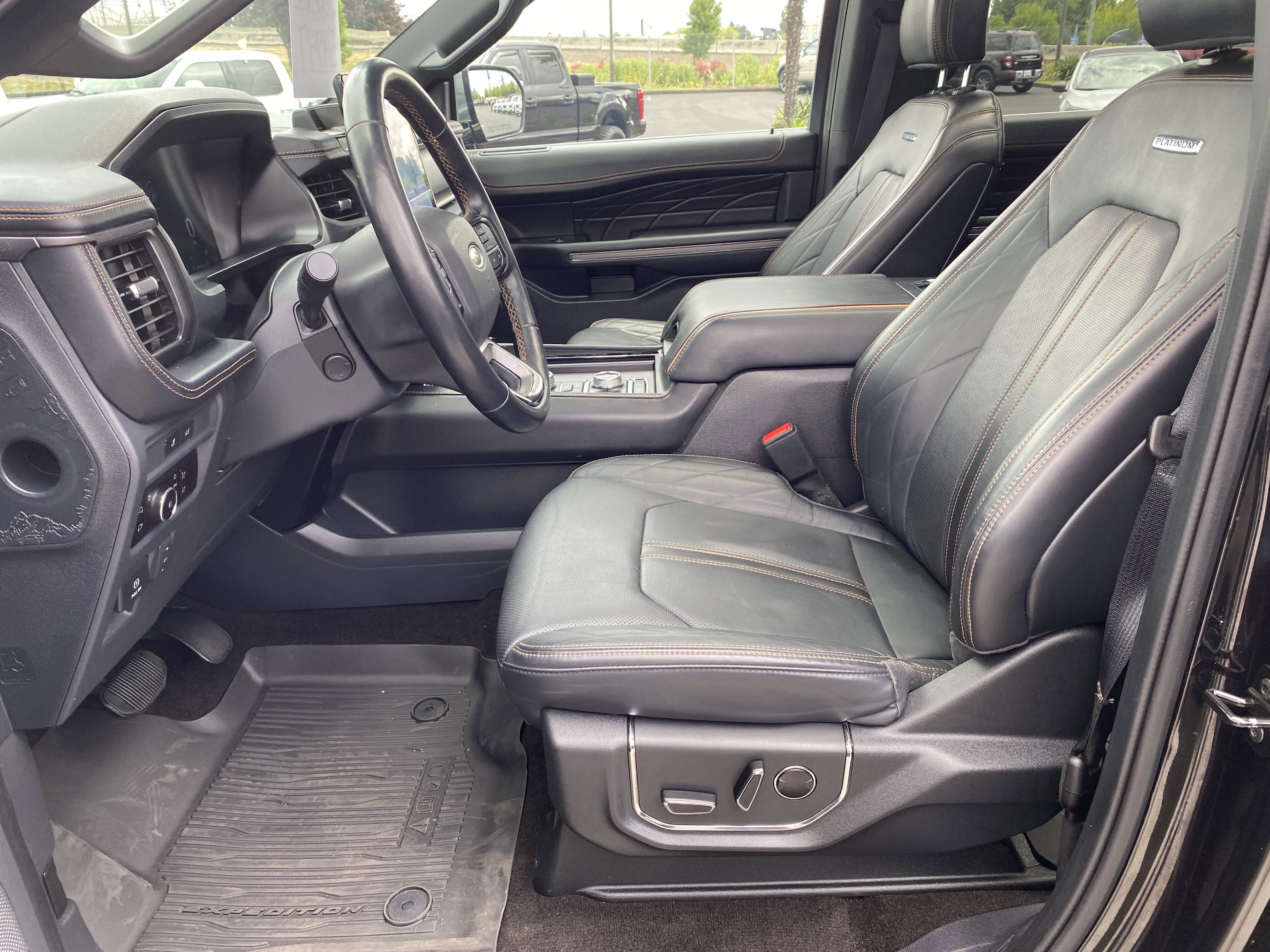 Certified 2023 Ford Expedition Platinum image 8