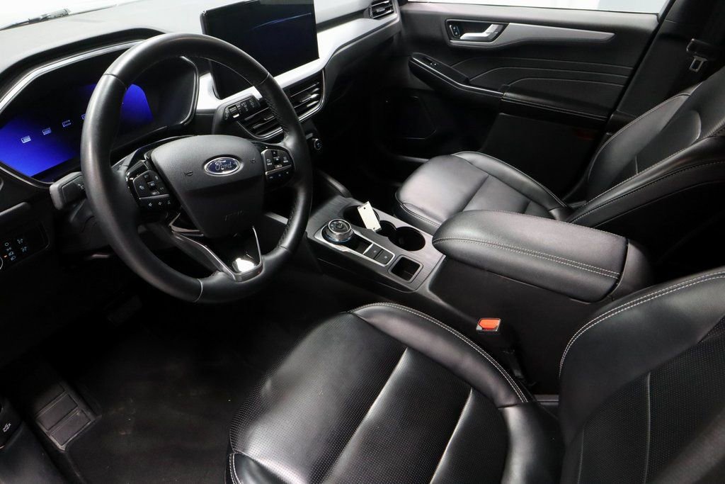 Certified 2024 Ford Escape Platinum AWD/4WD image 25