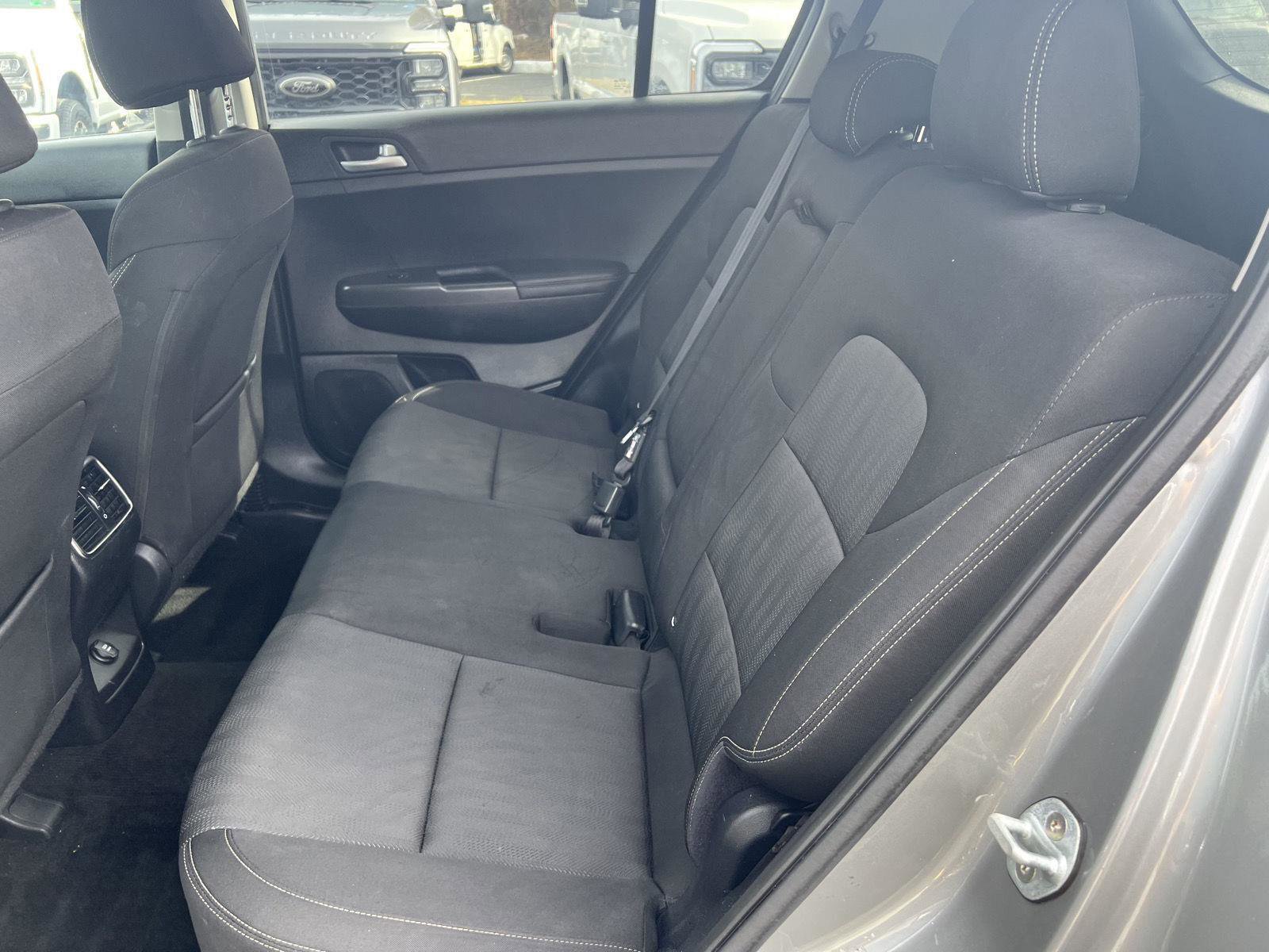 Used 2020 Kia Sportage LX image 8