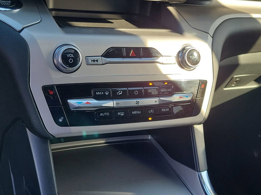 Certified 2022 Ford Explorer XLT w/ Equipment Group 202A image 28