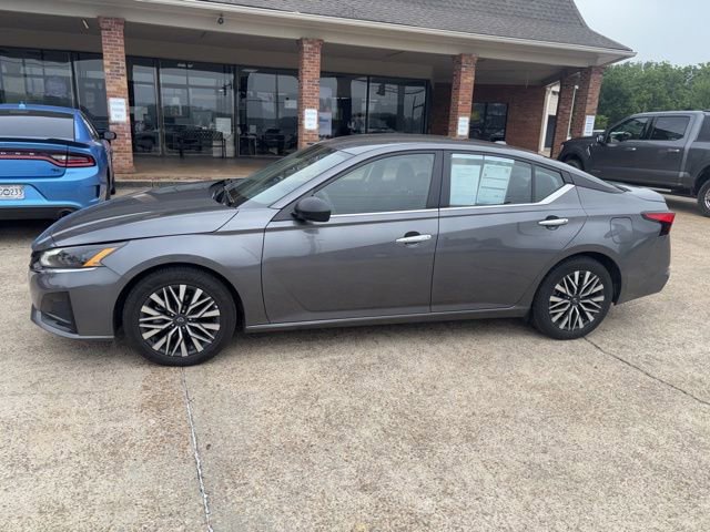 Used 2024 Nissan Altima 2.5 SV