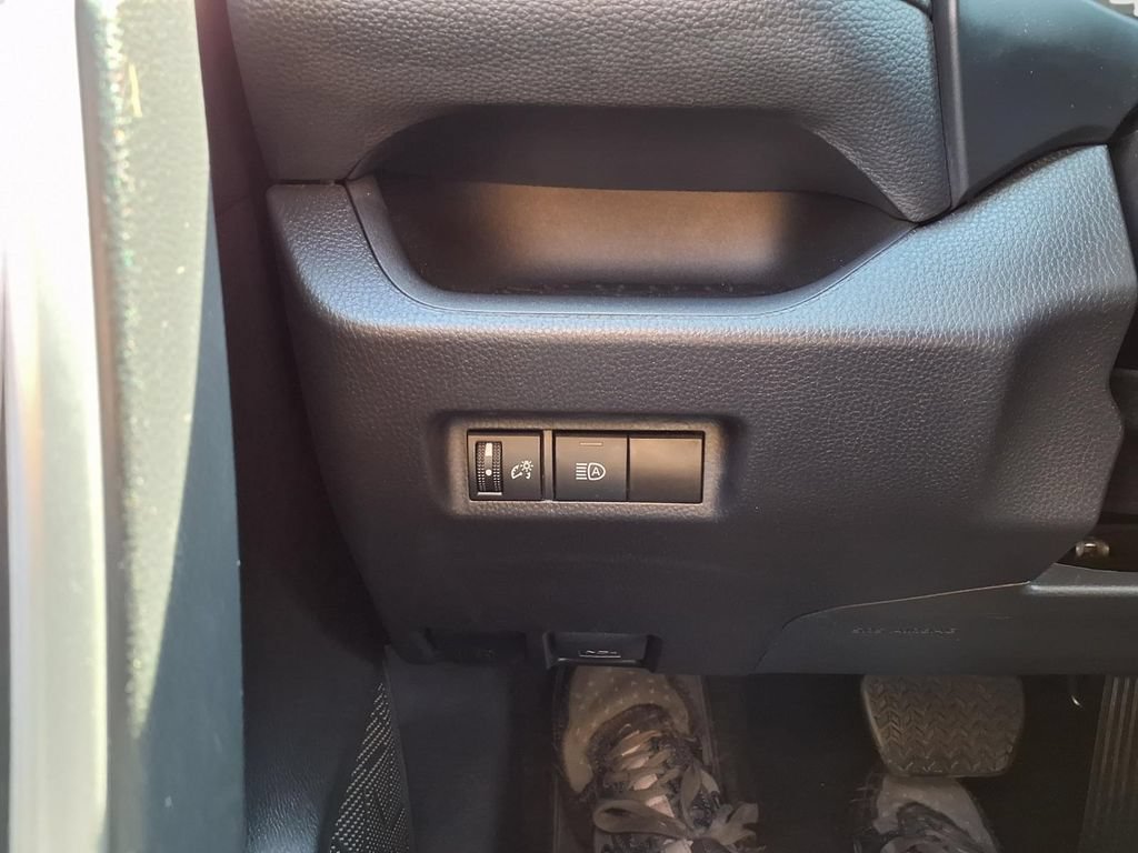 Used 2025 Toyota RAV4 LE AWD/4WD image 23