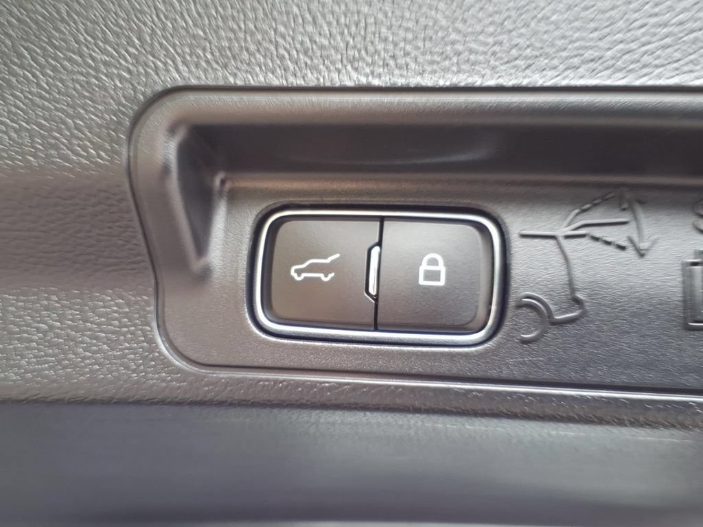 Certified 2023 Ford Explorer XLT AWD/4WD image 15