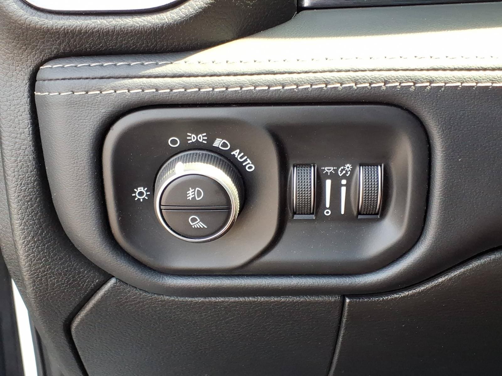 Used 2022 RAM 2500 Limited AWD/4WD image 21