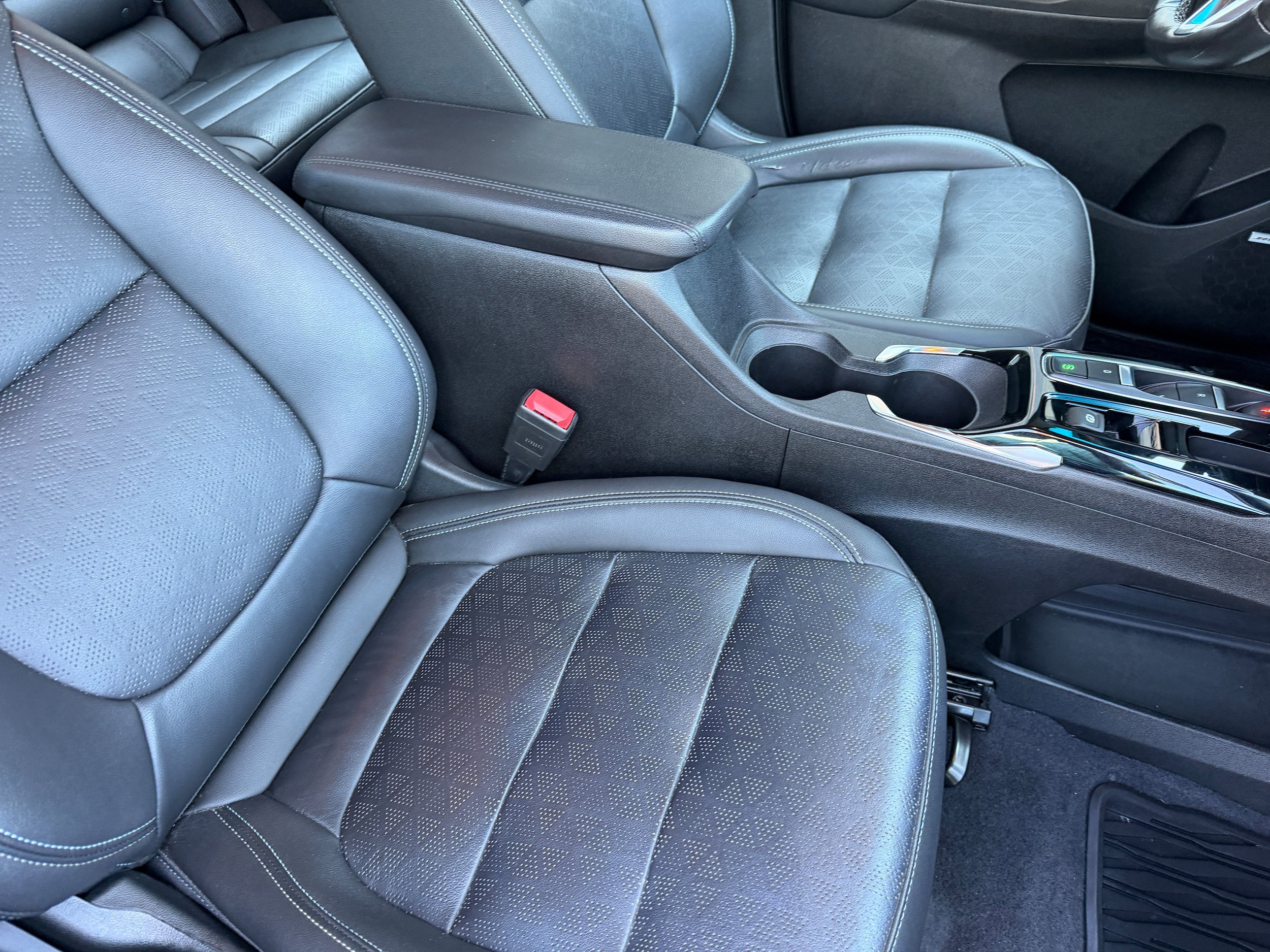 Used 2023 Chevrolet Bolt LT w/ Infotainment Package FWD image 20