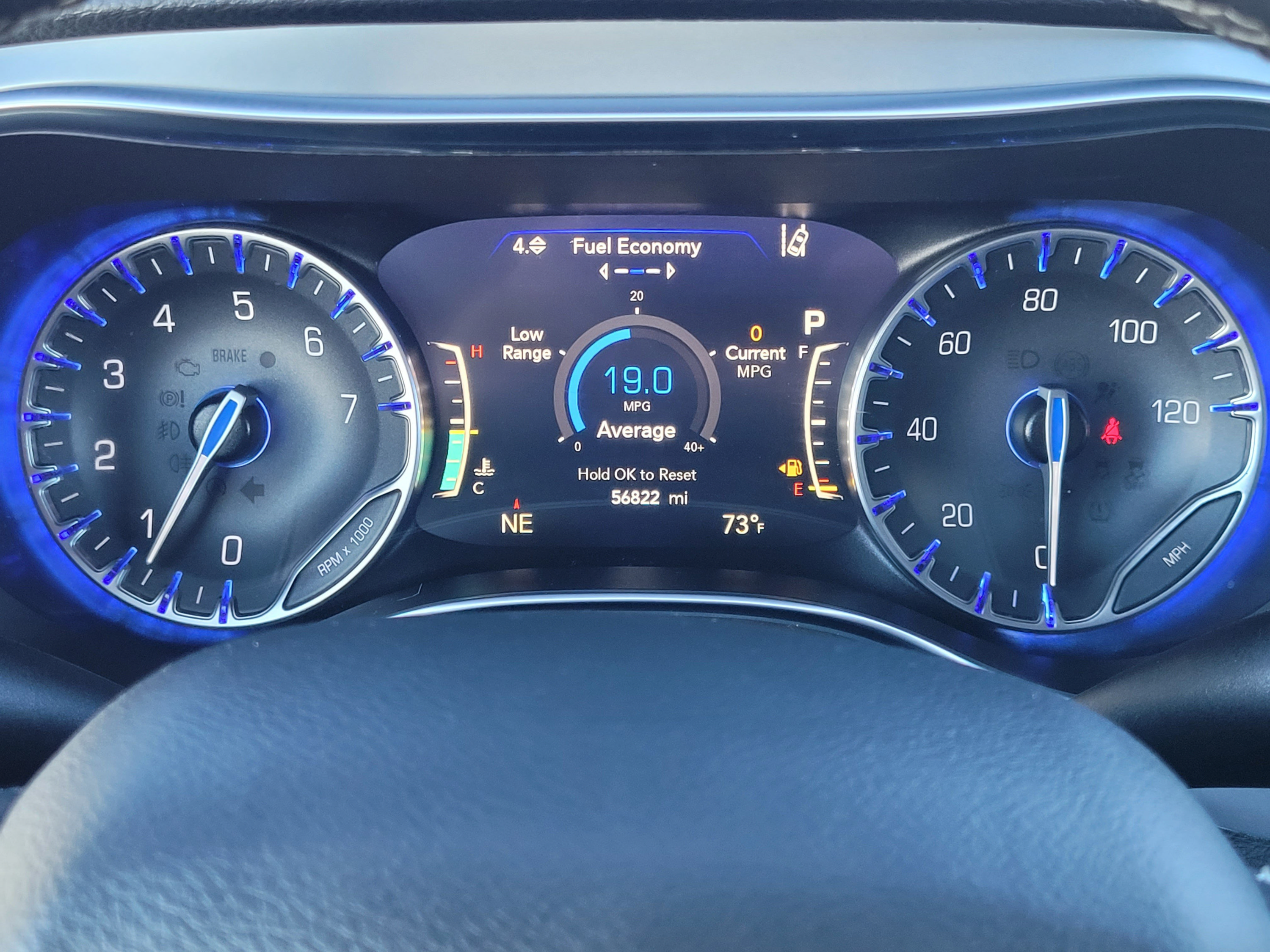 Used 2025 Chrysler Pacifica Limited FWD image 18