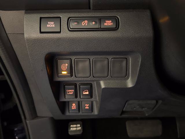 Used 2022 Nissan Frontier PRO-4X w/ Technology Package AWD/4WD image 18