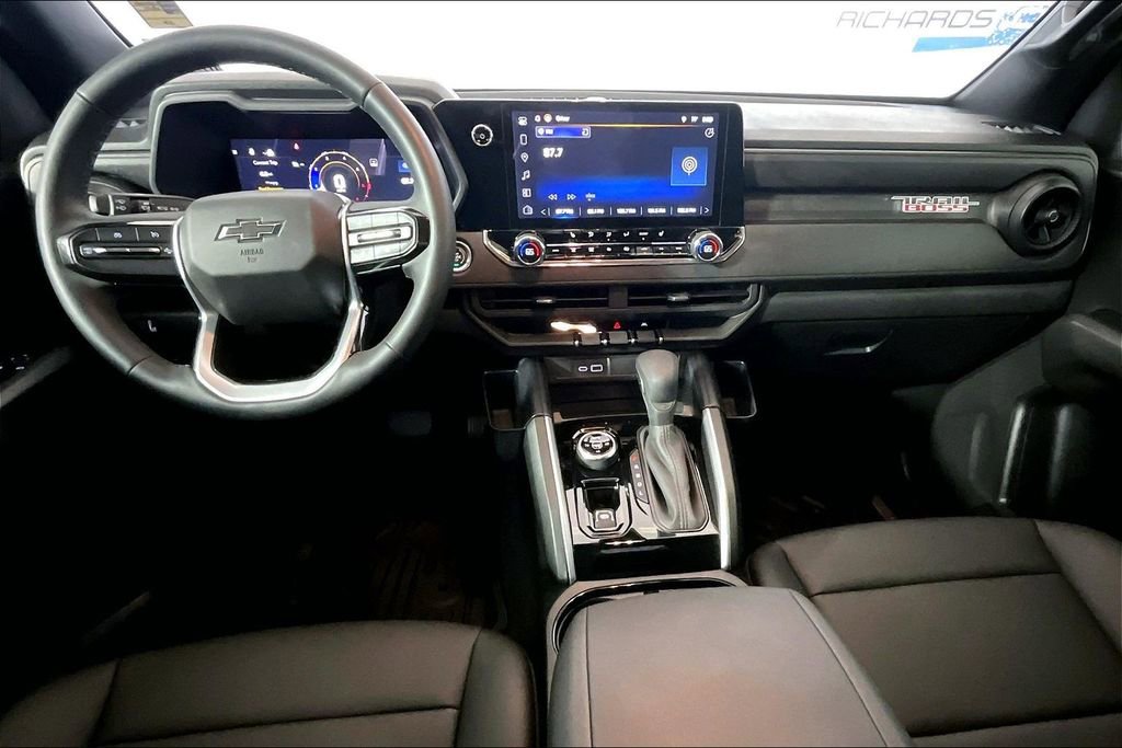 Used 2025 Chevrolet Colorado Trail Boss image 11