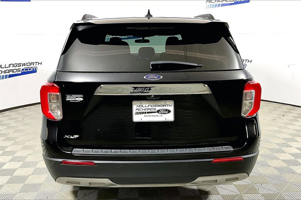 Certified 2024 Ford Explorer XLT w/ Equipment Group 202A image 4