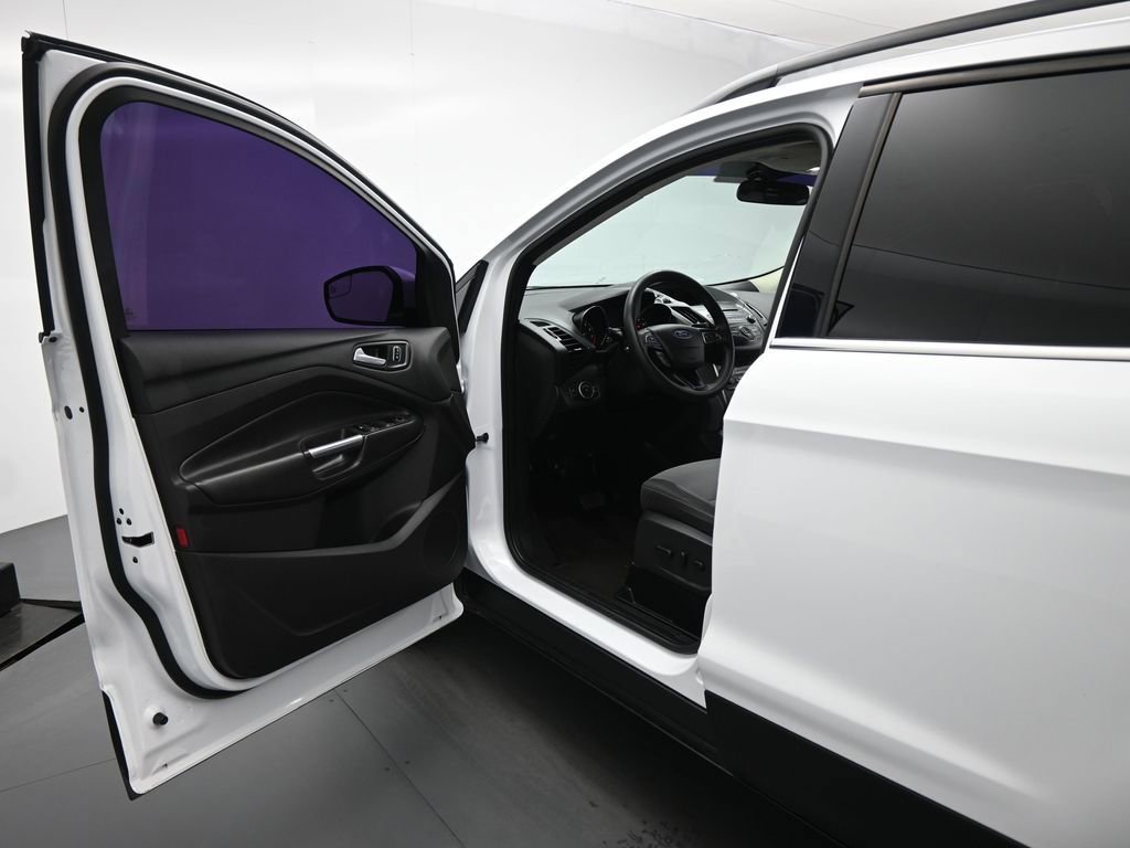 Certified 2018 Ford Escape SE FWD image 9