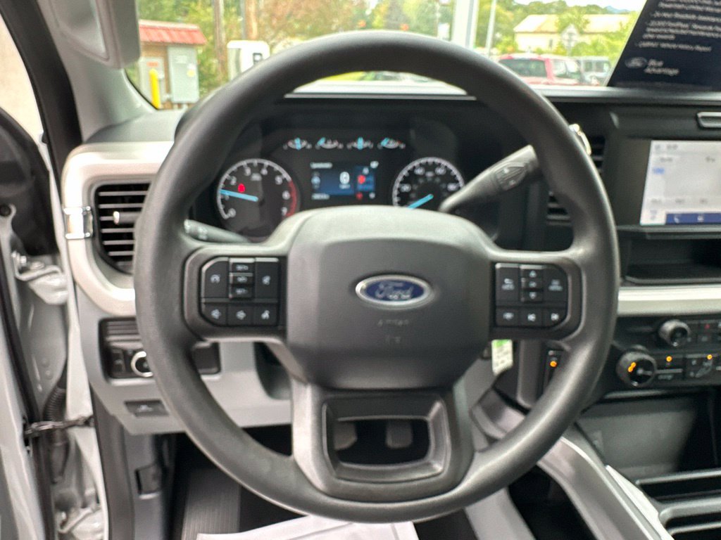 Certified 2025 Ford F250 XLT w/ Snow Plow Prep Package AWD/4WD image 14