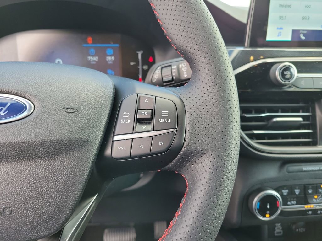 Certified 2025 Ford Escape ST-Line image 24