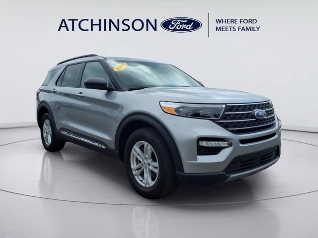Certified 2023 Ford Explorer XLT w/ Equipment Group 202A AWD/4WD image 3