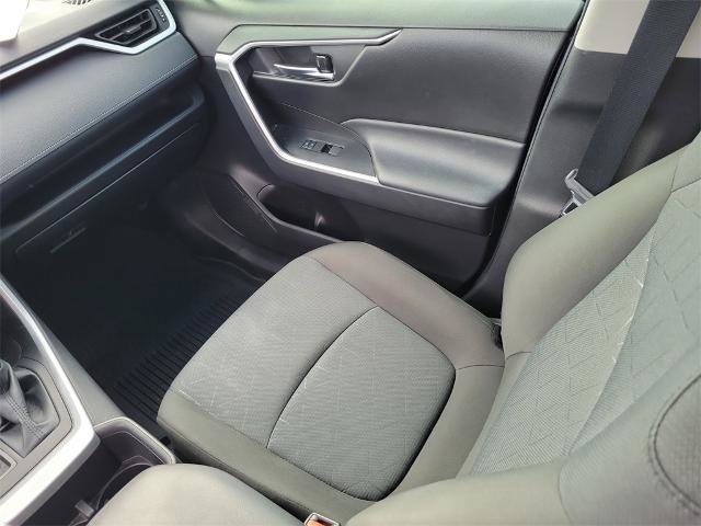 Used 2022 Toyota RAV4 XLE image 17