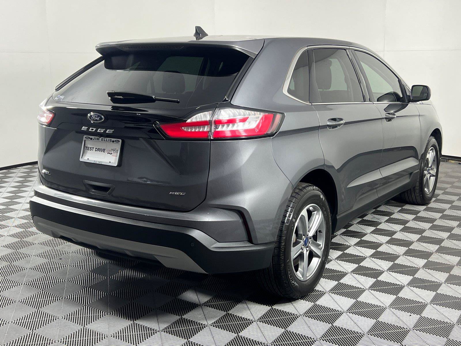 Certified 2022 Ford Edge SEL w/ Convenience Package AWD/4WD image 6