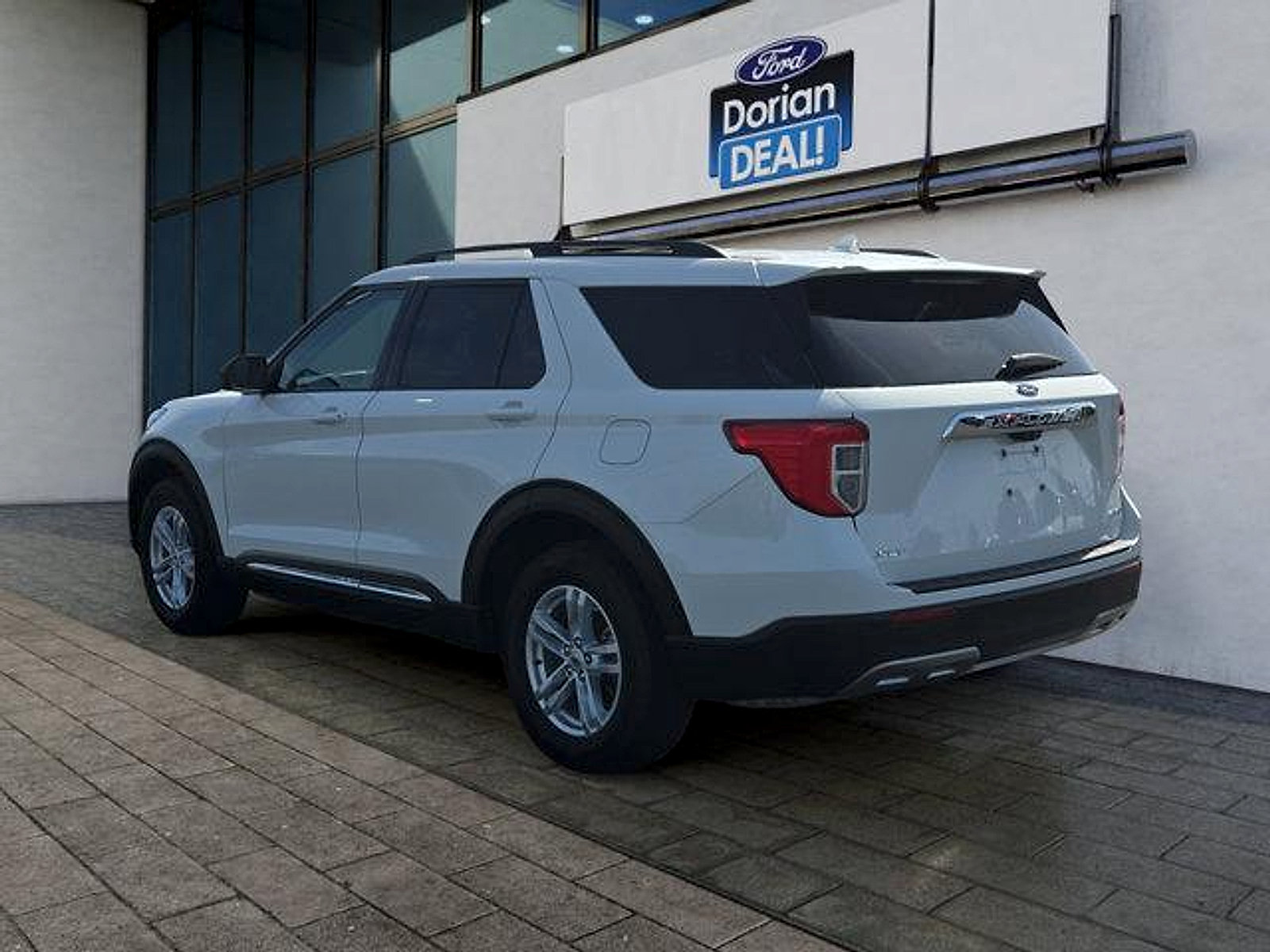 Certified 2023 Ford Explorer XLT w/ Equipment Group 202A AWD/4WD image 5