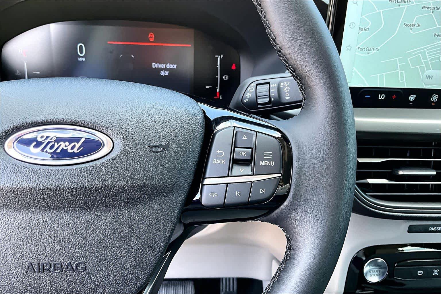 Certified 2025 Ford Escape SE FWD image 49