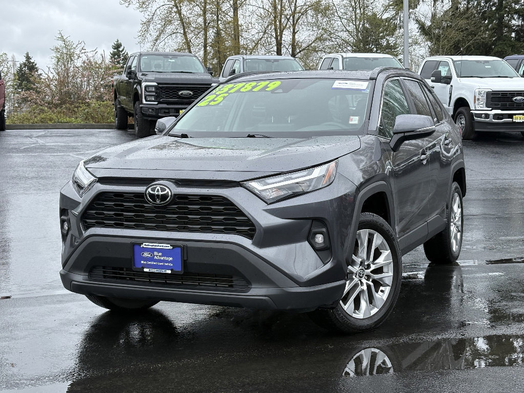 Used 2025 Toyota RAV4 XLE Premium w/ Weather Package AWD/4WD image 8