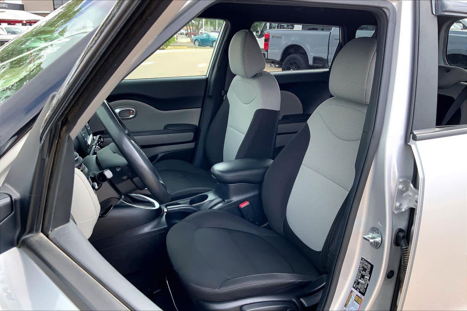 Used 2017 Kia Soul w/ Convenience Package FWD image 8