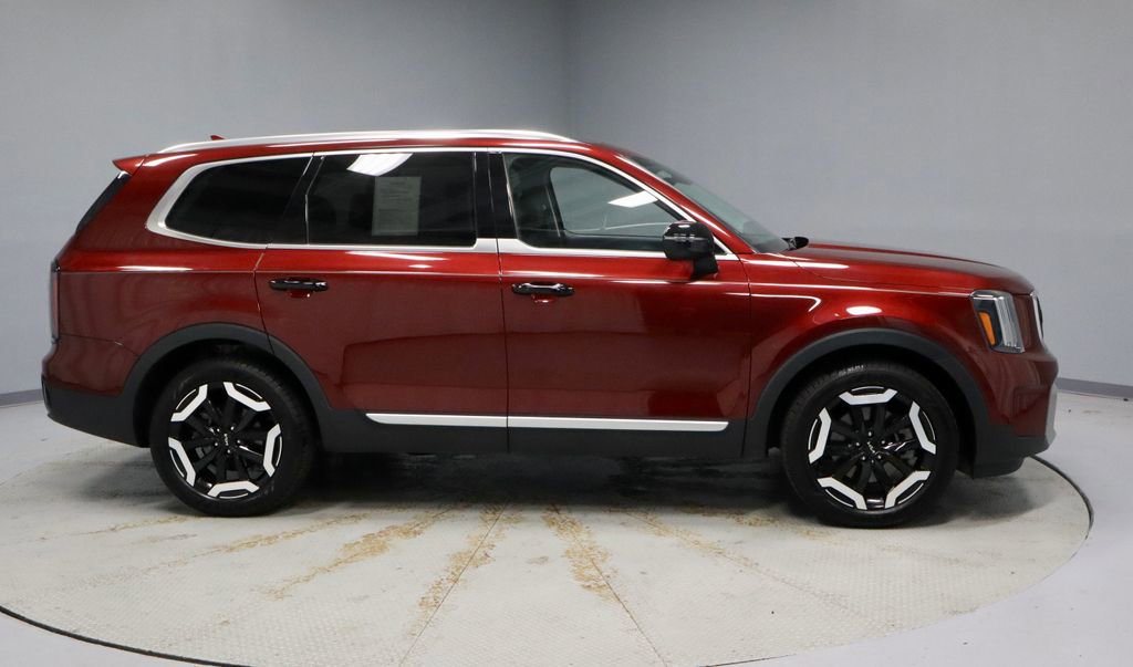 Used 2023 Kia Telluride EX w/ EX Captain's Chair Package FWD image 7