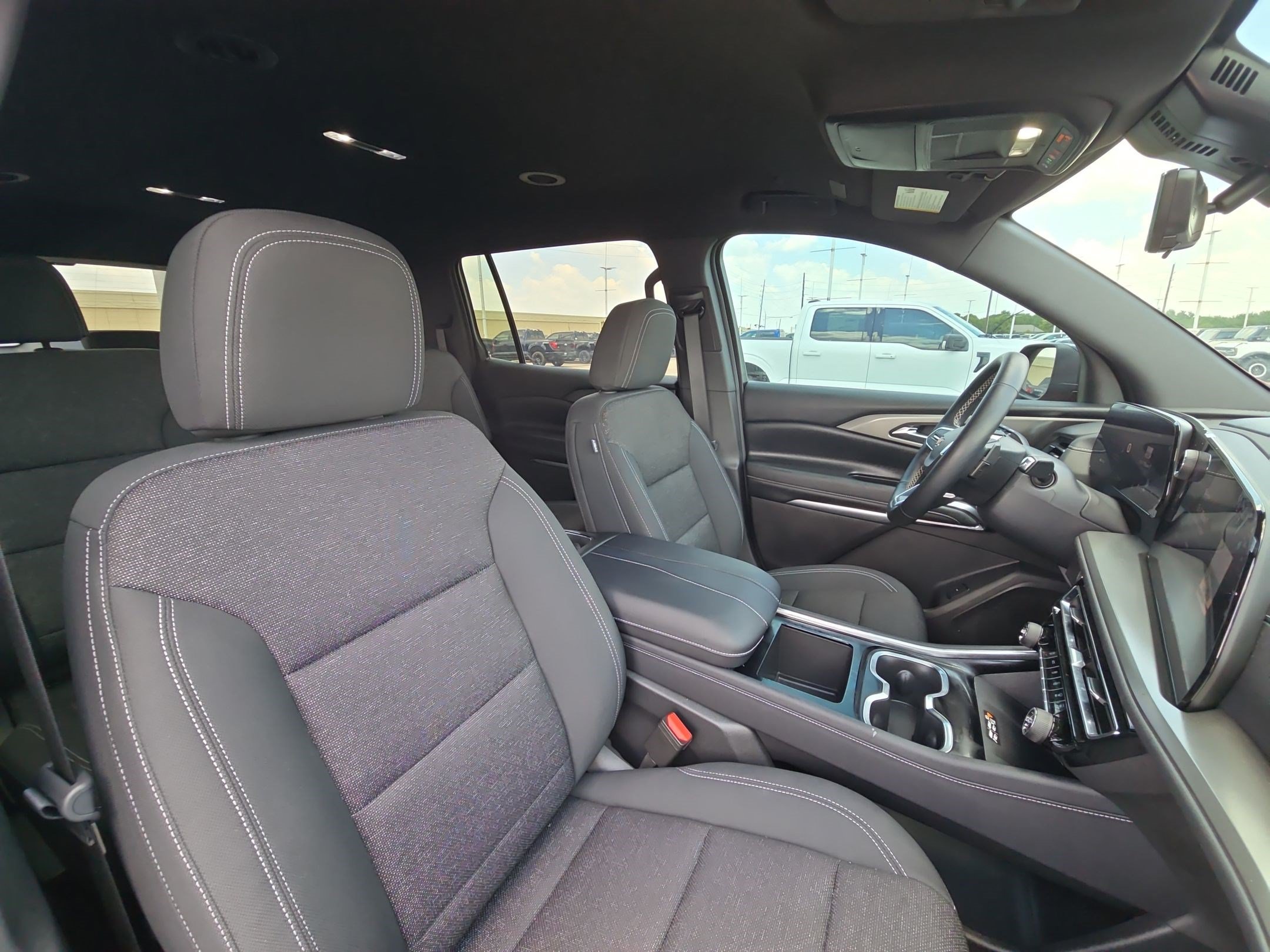 Used 2026 Chevrolet Traverse LT w/ Driver Confidence Package FWD image 32