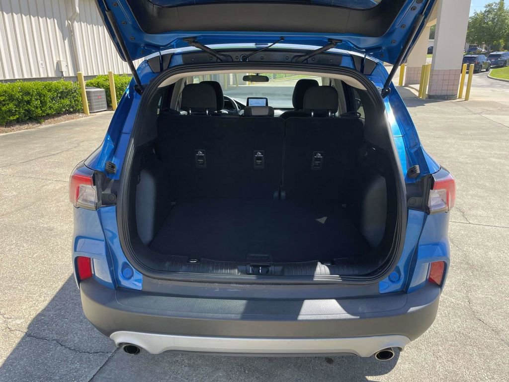 Certified 2020 Ford Escape SE image 10