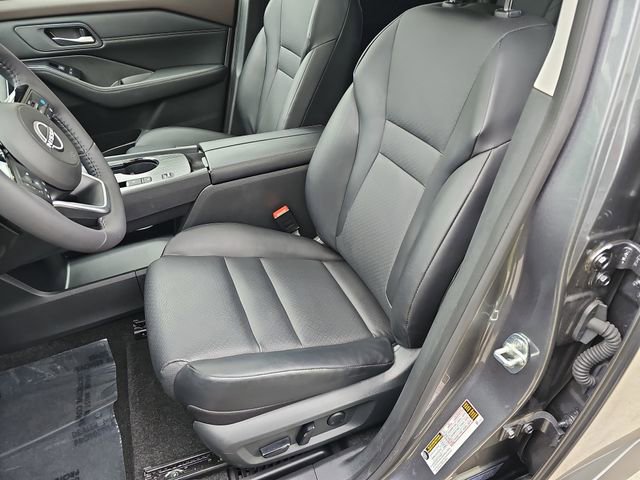 Used 2023 Nissan Rogue SV w/ SV Premium B Package FWD image 15