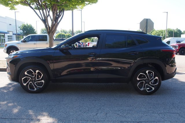 Used 2025 Chevrolet Trax RS w/ Driver Confidence Package FWD image 4