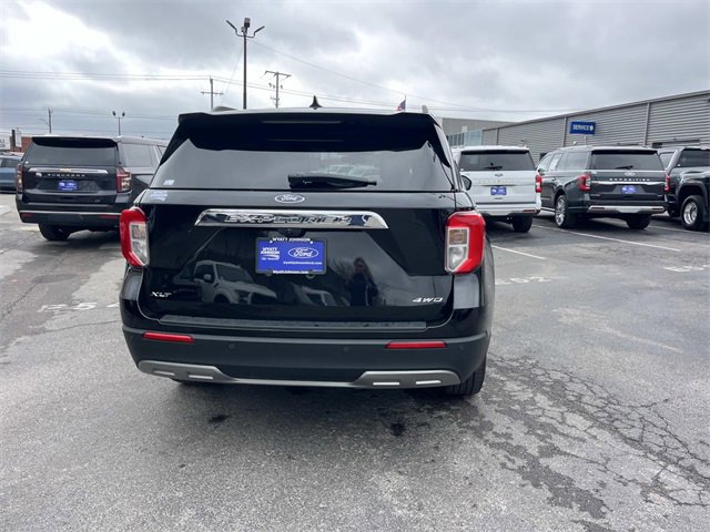 Certified 2022 Ford Explorer XLT w/ Equipment Group 202A image 4