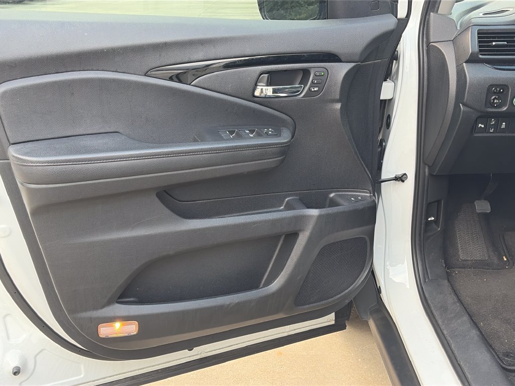 Used 2021 Honda Pilot Touring image 15