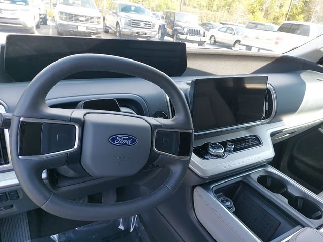 Certified 2025 Ford Expedition Active image 16