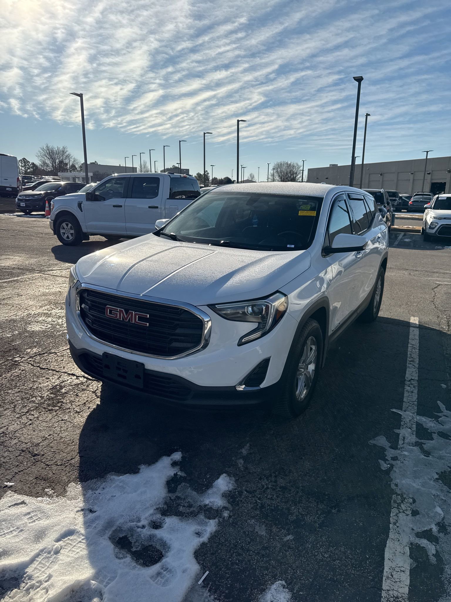 Used 2018 GMC Terrain SLE image 1